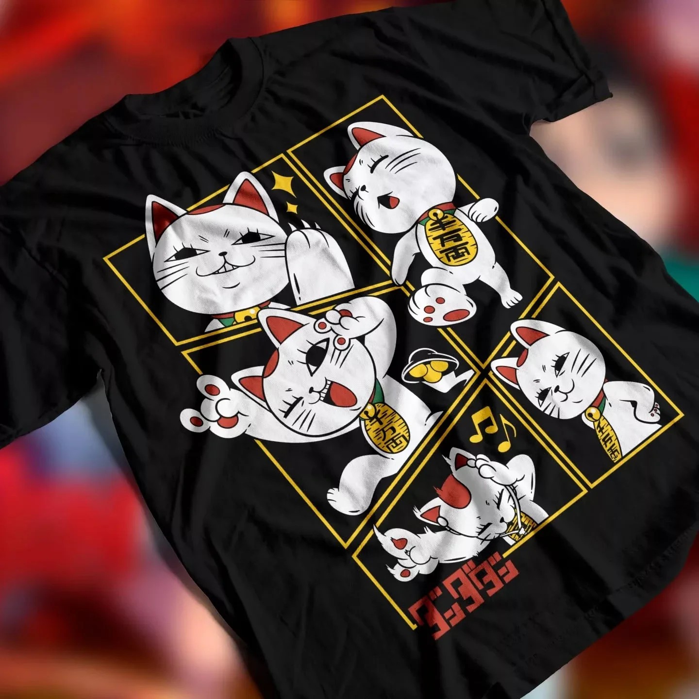 Cosplay Anime Basic - 人気のダンダダン招き猫マルチパネル漫画Tシャツ、黒のルーズフィットベーシックコットンTシャツ、クールなアニメトップス、漫画愛好家のための普段着